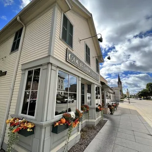 Historic restaurant on Courthouse Sq.