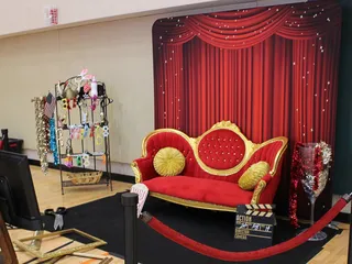 The Looking Glass Photo Booths