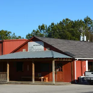 the outside of the restaurant