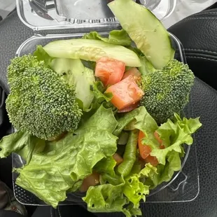 Small garden salad without cheese. Not bad at all.