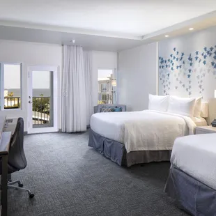 Queen Ocean View Balcony