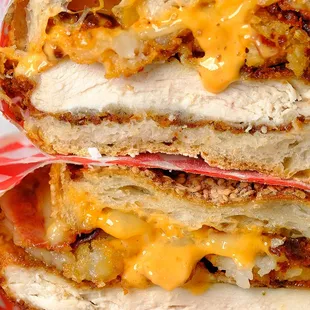 That Gouda

Hand Breaded Chicken Cutlet | Crispy Bacon
Crispy Tots | Smoked Gouda | Russian Dressing