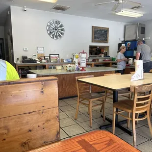 Walk up counter for to go orders, with a pass through from the kitchen.