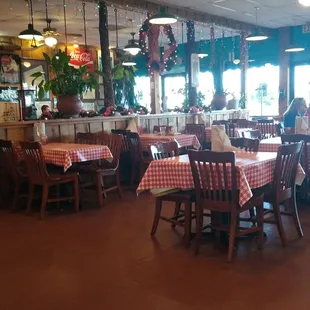 I love the decor.