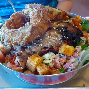 Smokehouse salad with brisket and onion ring
