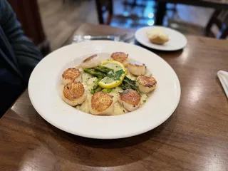 G & M Restaurant & Lounge