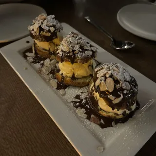 Profiteroles