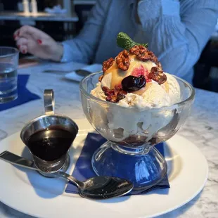 Brownie sundae