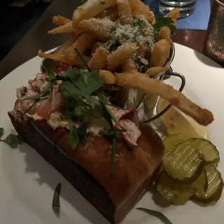Lobster Roll Sandwich   Dinner
