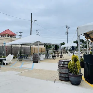 Lots of covered outdoor seating