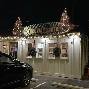 Small place, BIG flavor!