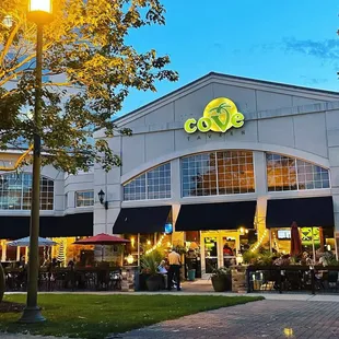 the outside of the restaurant