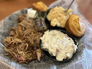 Smokin' Dave's BBQ & Brew