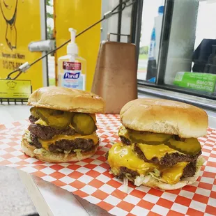 Can&apos;t go wrong with a double cheeseburger #catering