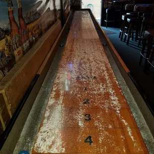 Real shuffleboard table