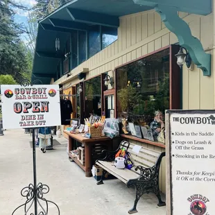 the outside of the restaurant