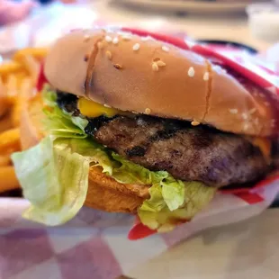 Cheeseburger. Had good flavor