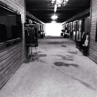 A beautiful photo of the barn.