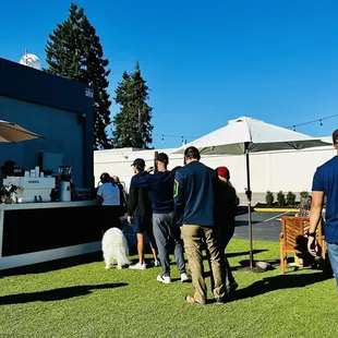 Love the Staff here and their coffee is excellent. It's a great outdoor space to bring your family and dogs along.