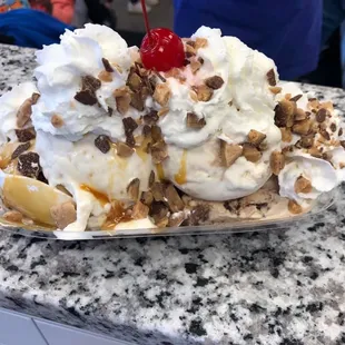 Caramel cowboy sundae!