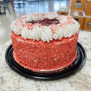 Just like the ice cream bar from your childhood, this cake starts with our Strawberry hand-dipped ice cream. It's stuffed with a yellow cake