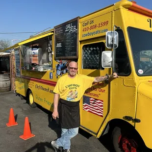 Randy with his Cowboy Eats food truck!