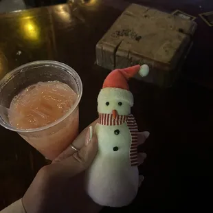 Snow man and sěx on the beach