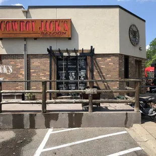 Nice decor and even better food