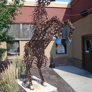 Giant horse sculpture by the front door - cool!!!