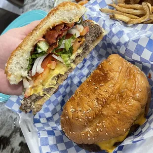 Cowboy Burger with bacon