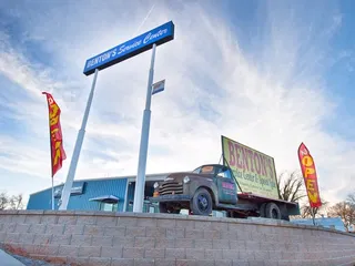 Benton's Service Center