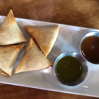 Veggie Samosas 4 Pcs Vegan