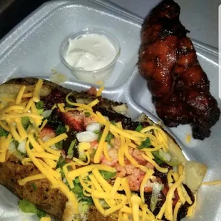 chicken wings and fried chicken, bbq wings, poultry, chicken wings, food, fried chicken wings, fried chicken, chicken, bbq chicken