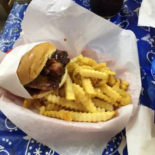 Smoked pork rib sandwich