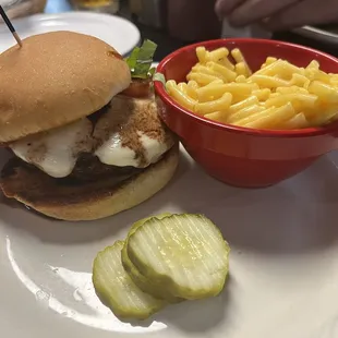 Caprese burger with (kids) Mac and cheese