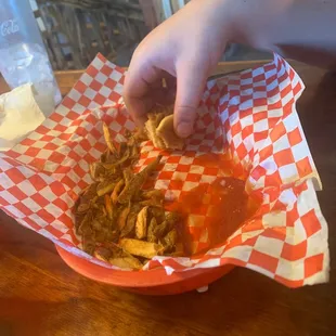 A plane chicken sandwich