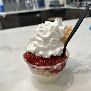 Strawberry sundae