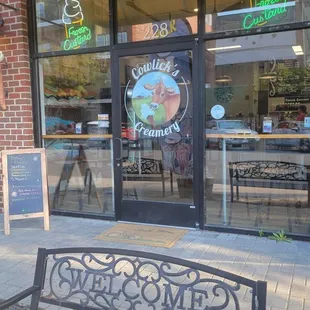 Front of Cowlick&apos;s