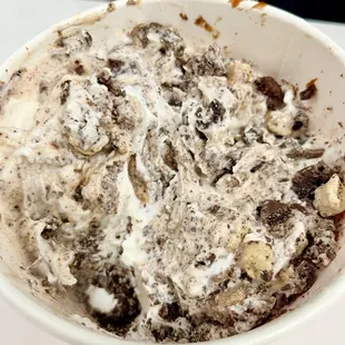 Mixed heaping portions of toppings