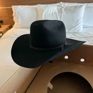 And nice hat for a 3X!