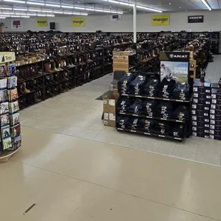 15,000sq ft of boots and western wear for the entire family!