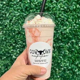 Blueberry Muffin Shake!!
#notjustaproteinshake
Only 200 calories
but packed with all the nutrients your body needs.