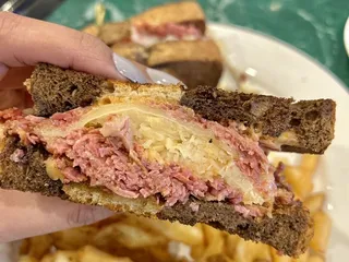 Brew & Barrel Tavern