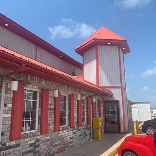 a view of the outside of the restaurant