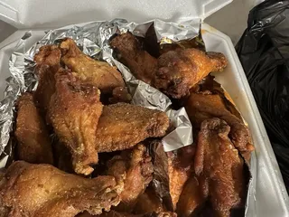 438 wings & Grill
