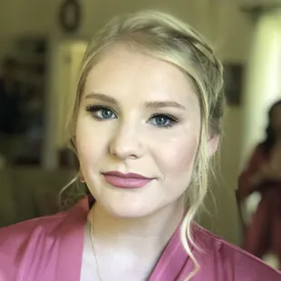 Soft pink bridesmaids look by Coyote Beauty