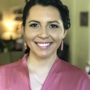 Glowing bridesmaid makeup by Coyote Beauty