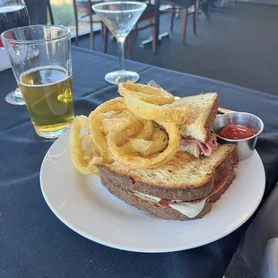 Rueben with onion rings
