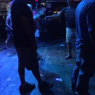 They have dancers!!!!
