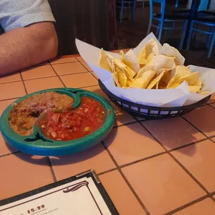 Chips n salsa